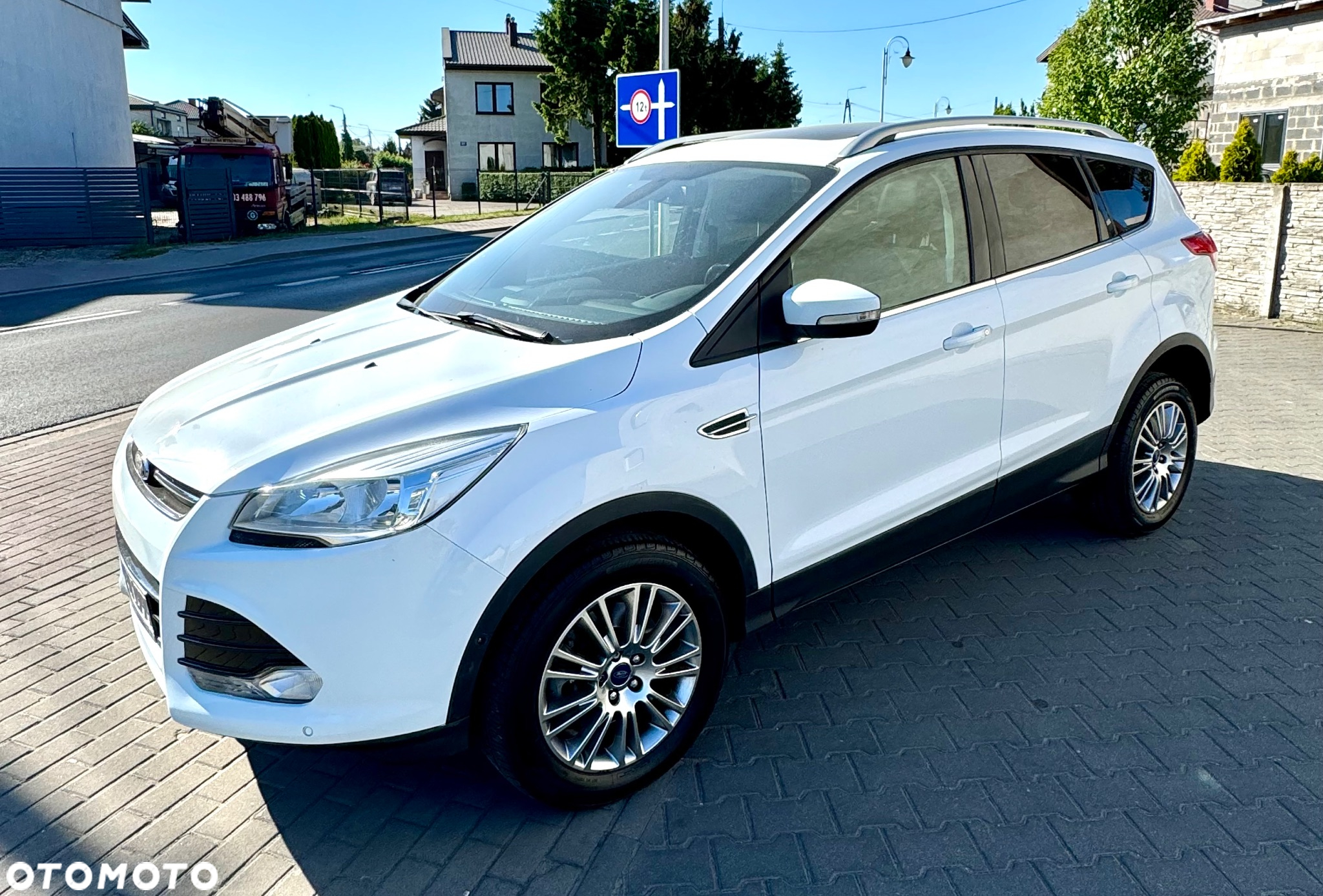 Ford Kuga 2.0 TDCi 2x4 Titanium - 11