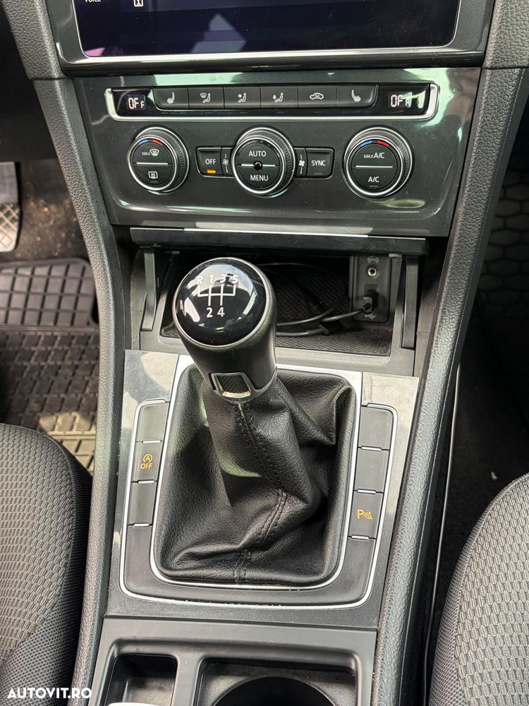 Volkswagen Golf 1.6 TDI Comfortline - 13