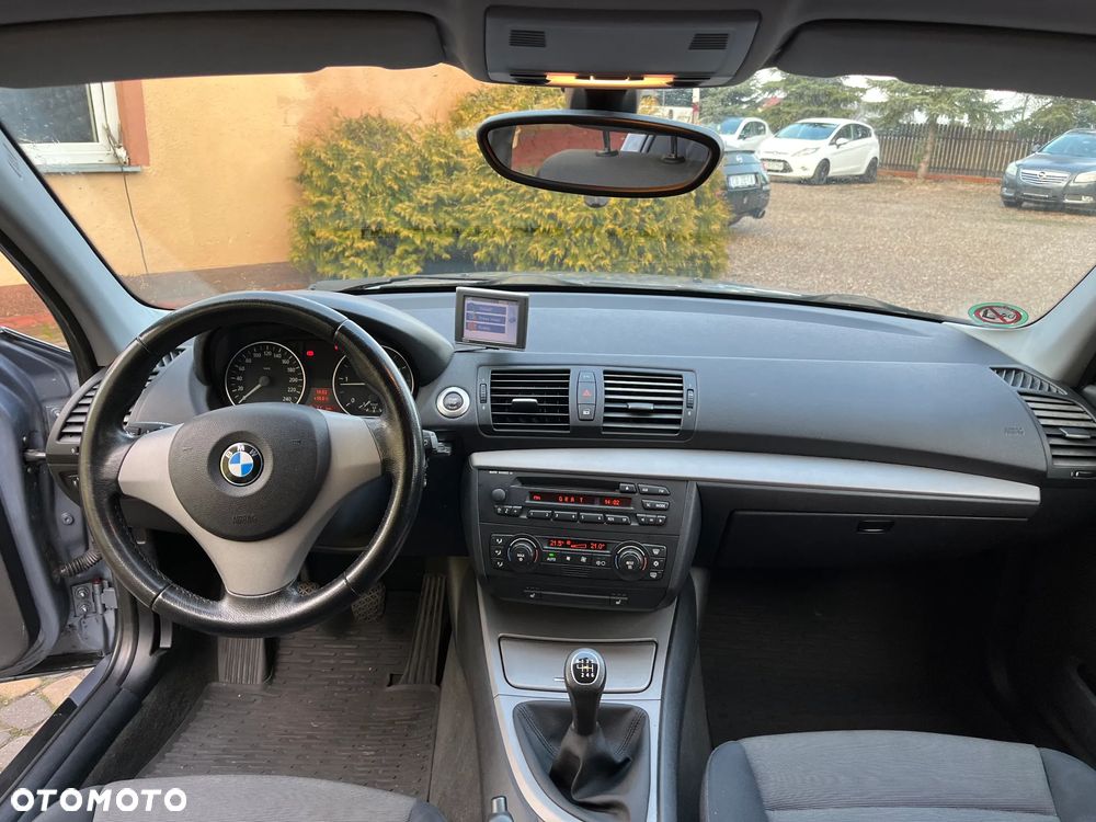 BMW Seria 1 118d DPF - 11