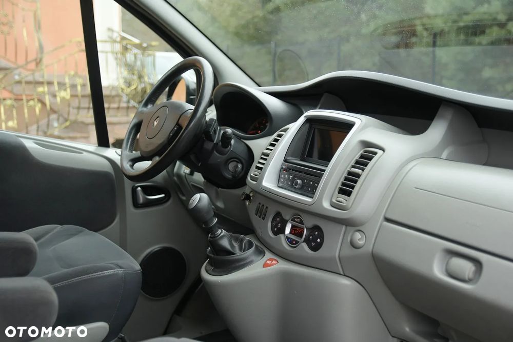 Renault Trafic Grand Passenger Black Edition - 33