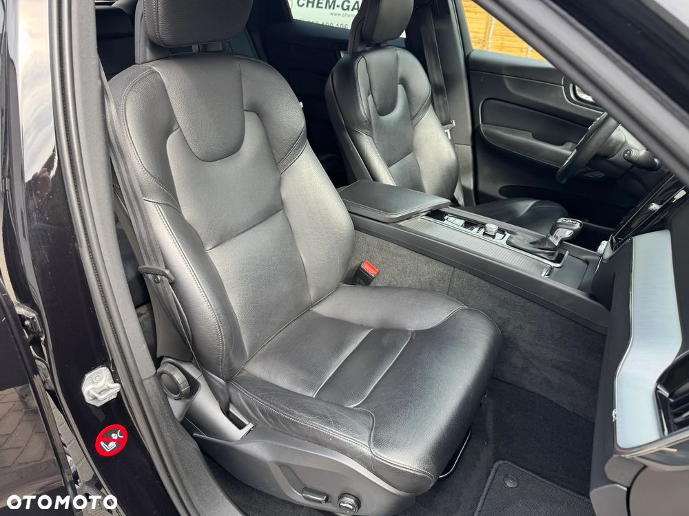 Volvo XC 60 D4 AWD Geartronic Momentum - 23