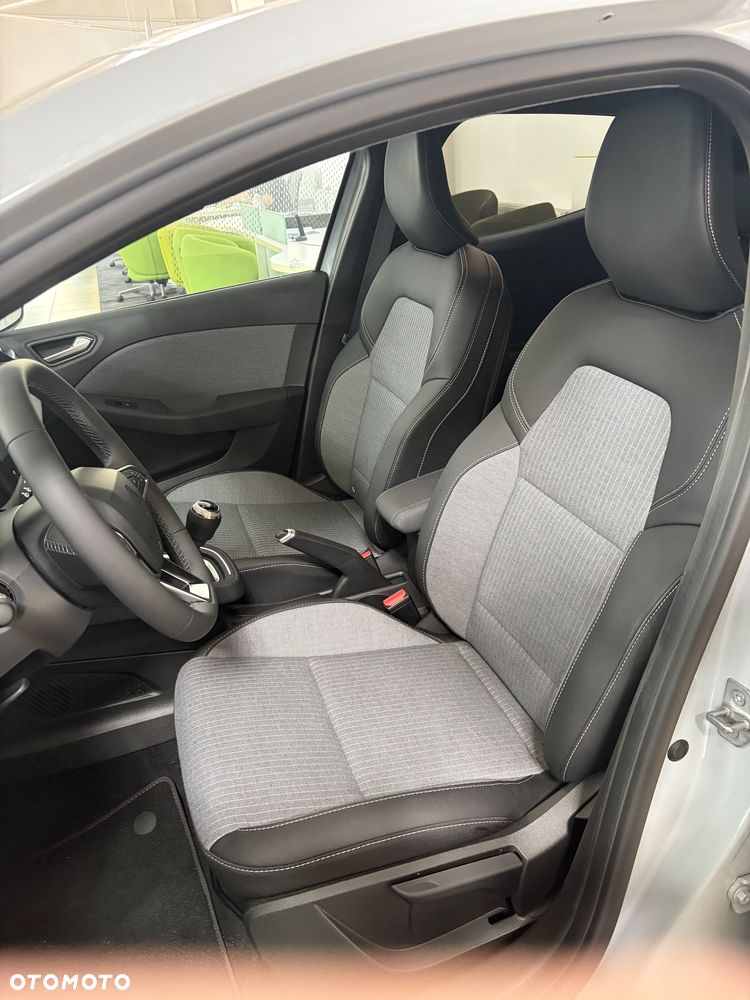 Renault Clio 1.0 TCe Techno - 18