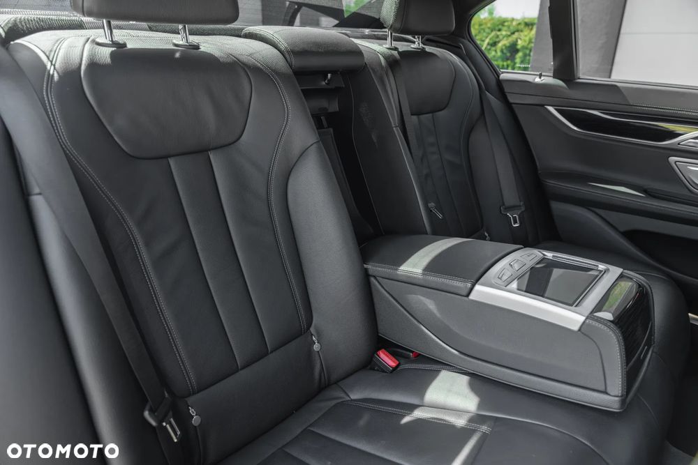 BMW Seria 7 730d xDrive - 18