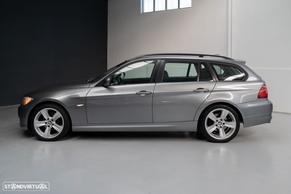 BMW 318 d Navigation Sport - 23