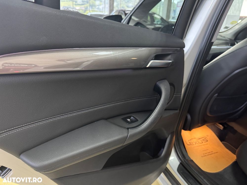 BMW X1 xDrive18d Aut. Sport Line - 23