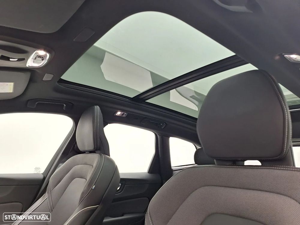 Volvo XC 60 T6 AWD Recharge Geartronic RDesign - 8