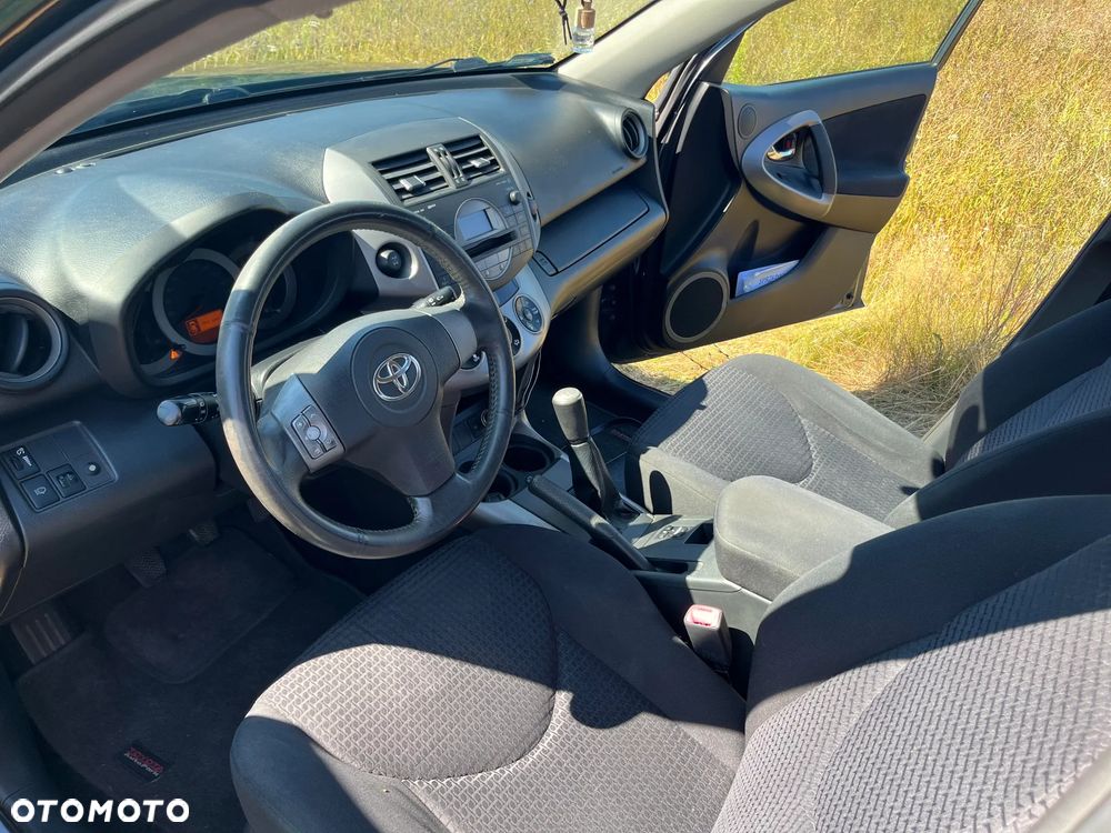 Toyota RAV4 - 26
