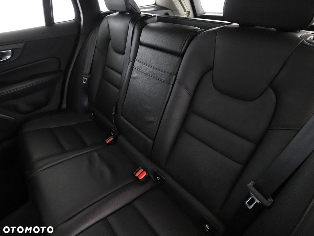 Volvo V60 D4 Momentum - 17