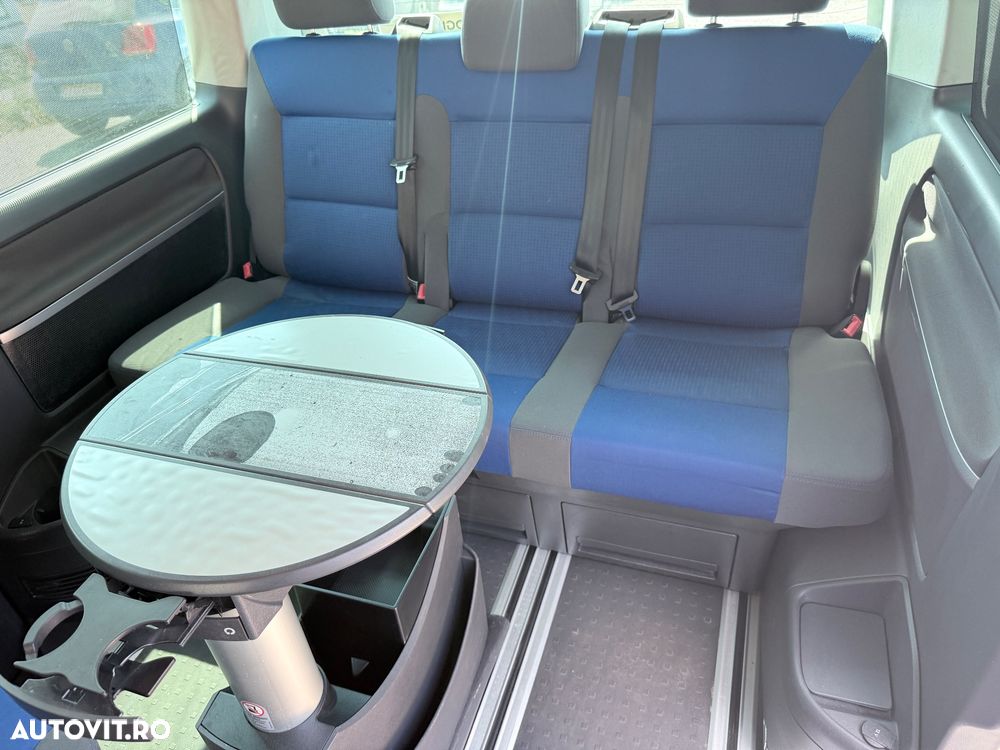 Volkswagen Multivan - 10