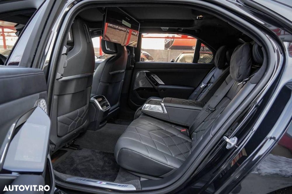 BMW Seria 7 - 12