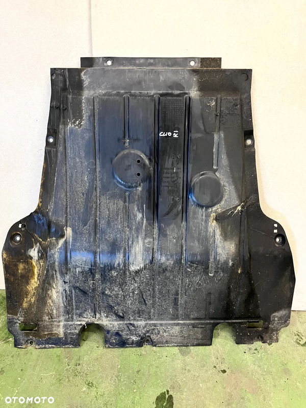 RENAULT CLIO IV CAPTUR OSŁONA POD SILNIK ORYGINAŁ LEKKO USZKODZONA 758902935R