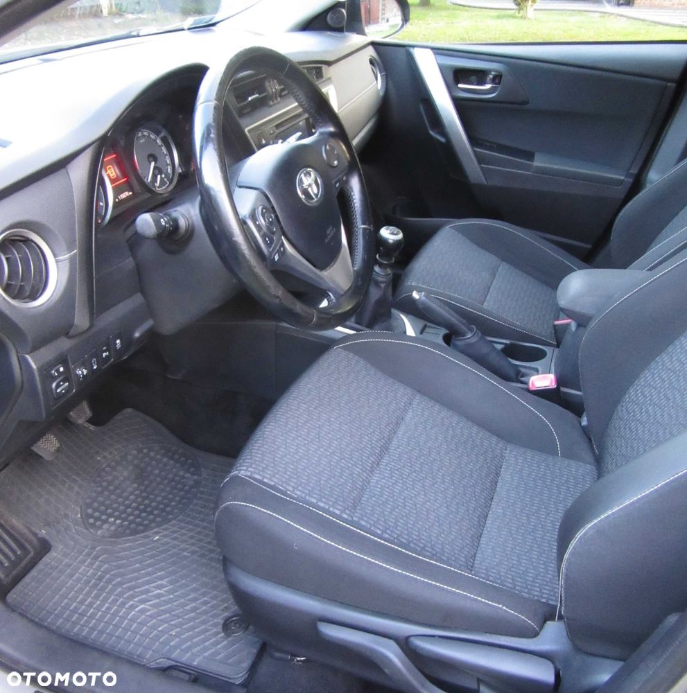 Toyota Auris - 5