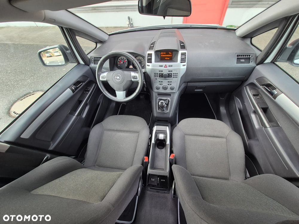 Opel Zafira - 9