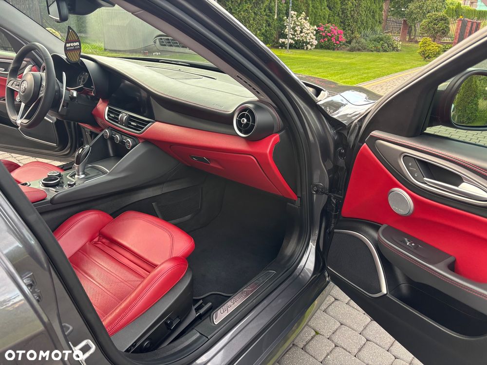 Alfa Romeo Giulia 2.0 Turbo 16V AT8 Veloce Ti - 15