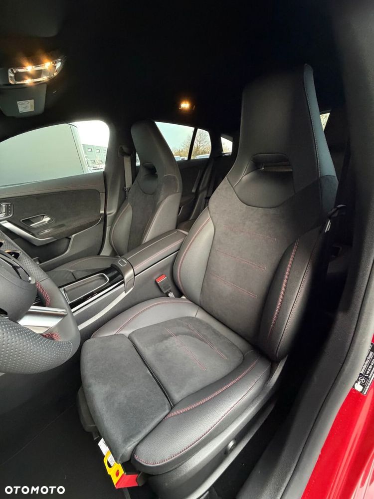 Mercedes-Benz CLA - 14