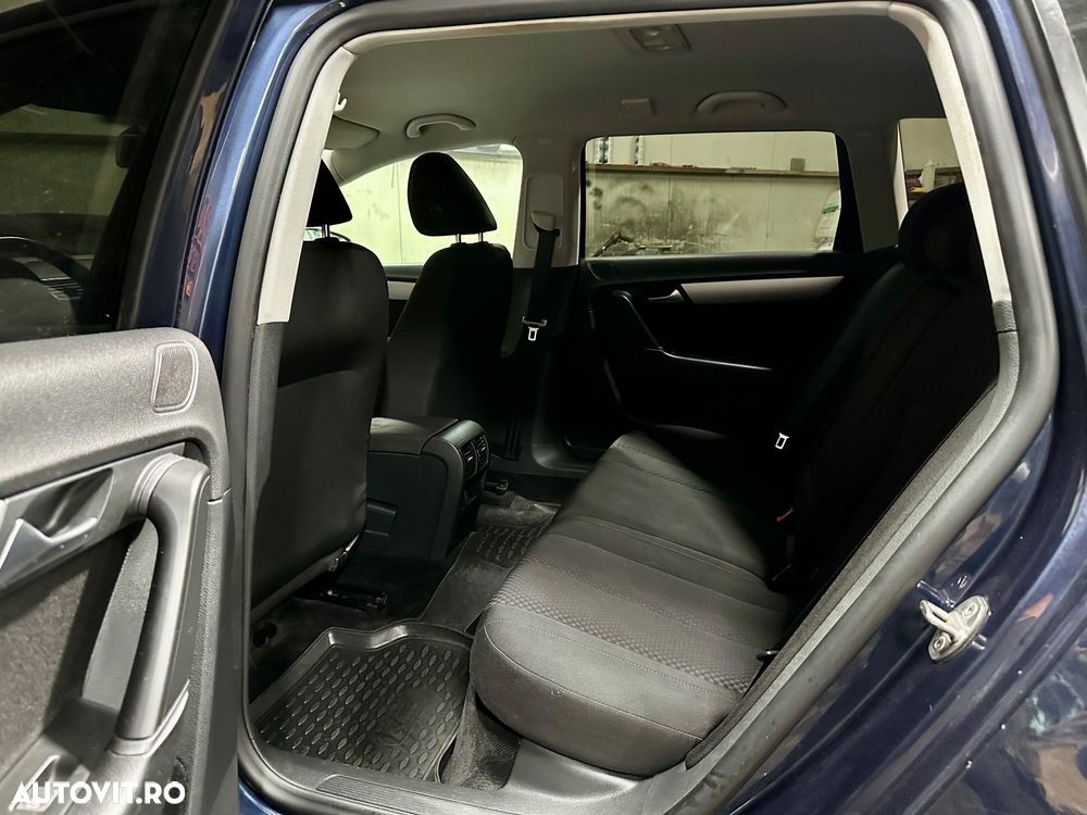 Volkswagen Passat 2.0 TDI Blue TDI Comfortline - 7