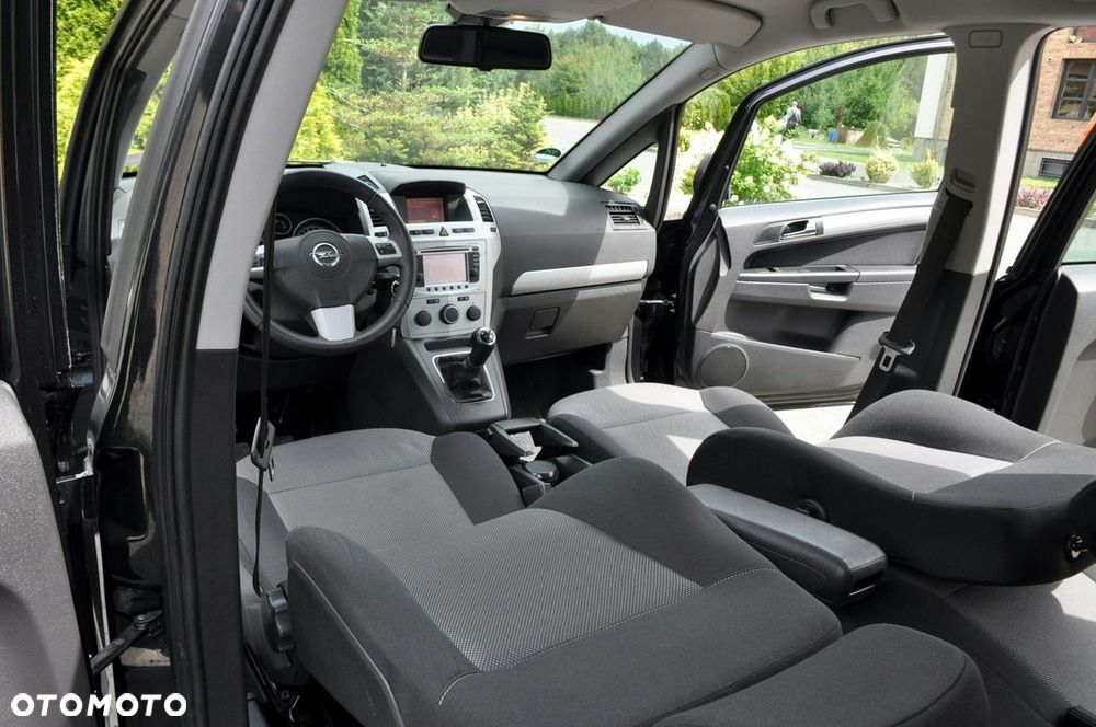 Opel Zafira - 28