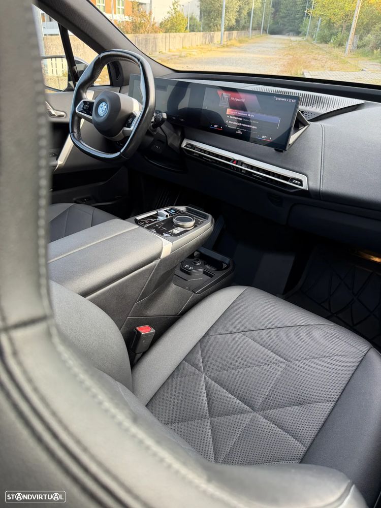 BMW iX xDrive 40 Pack Desportivo - 31