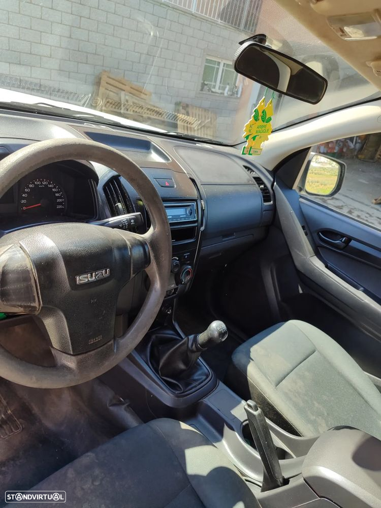 Isuzu D Max - 10