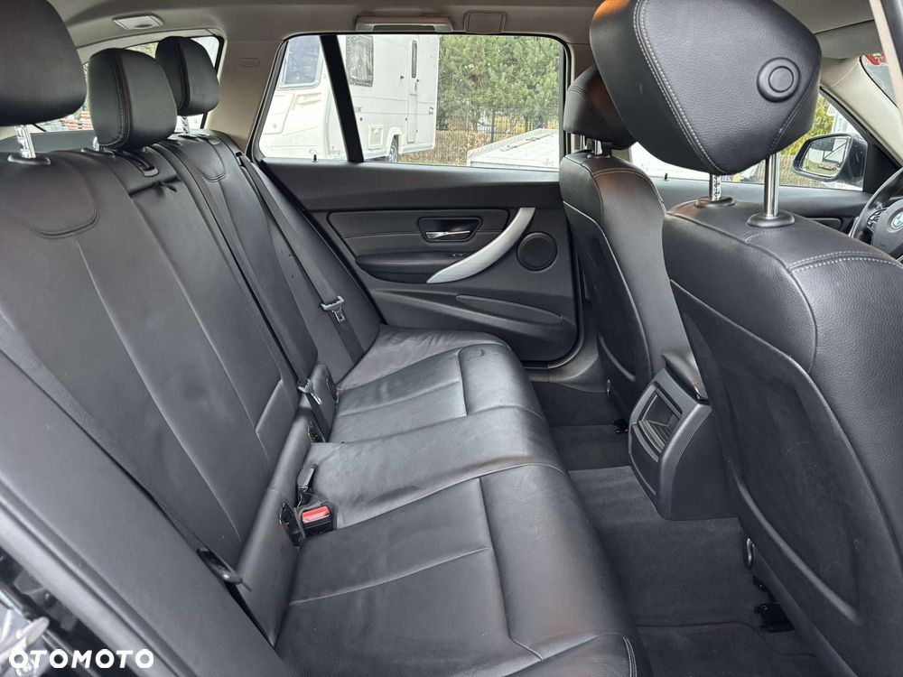 BMW Seria 3 318d DPF Edition Exclusive - 30