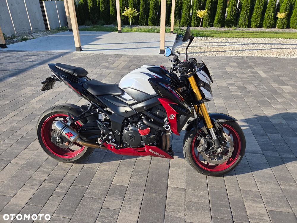Suzuki GSX - 1