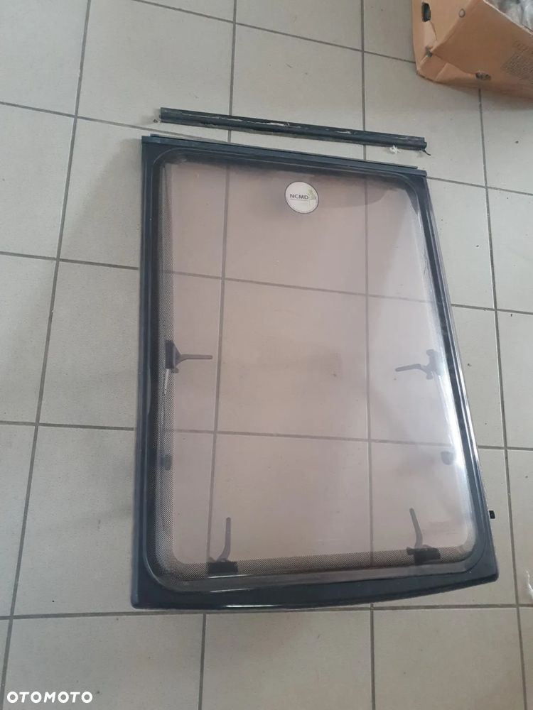 Okno uchylne szyba do przyczep kempingowych Elddis Typhoon 2000 - 2002 - 2