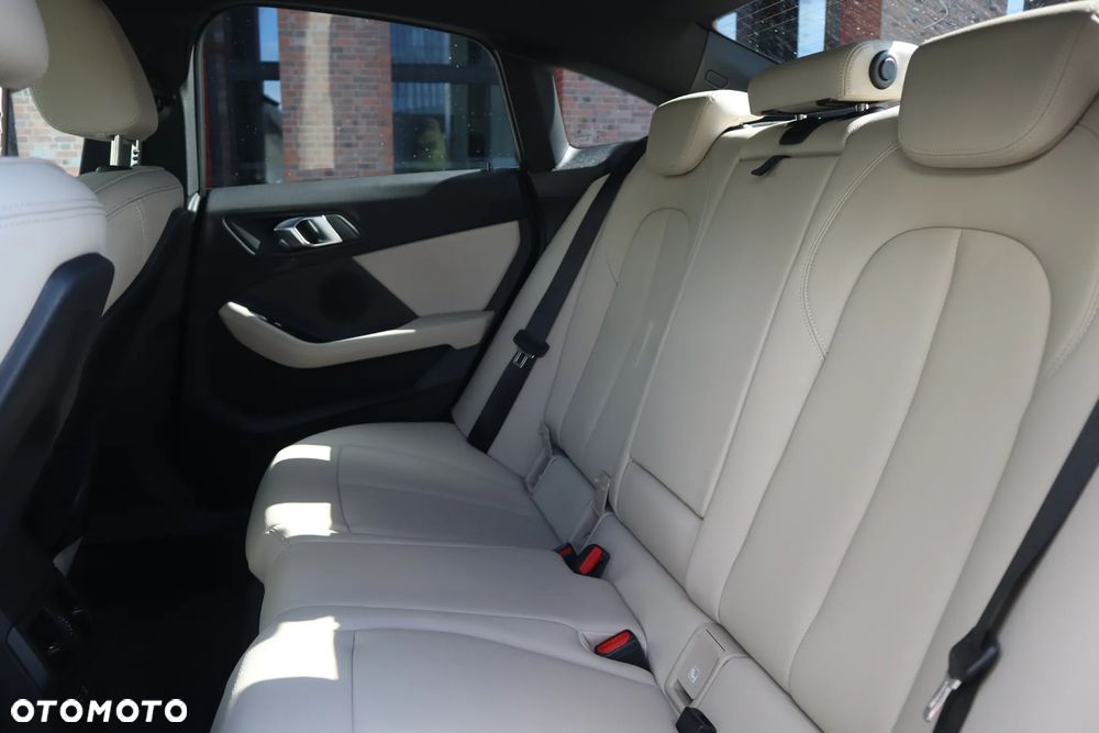 BMW Seria 2 218i M Sport - 12