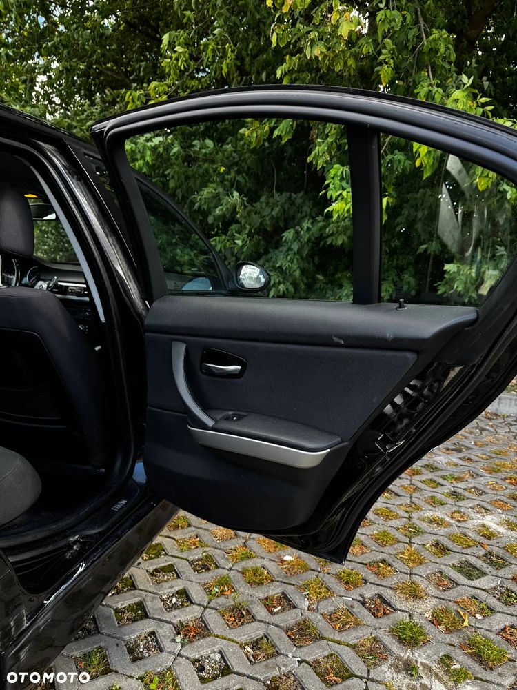 BMW Seria 3 318d - 24