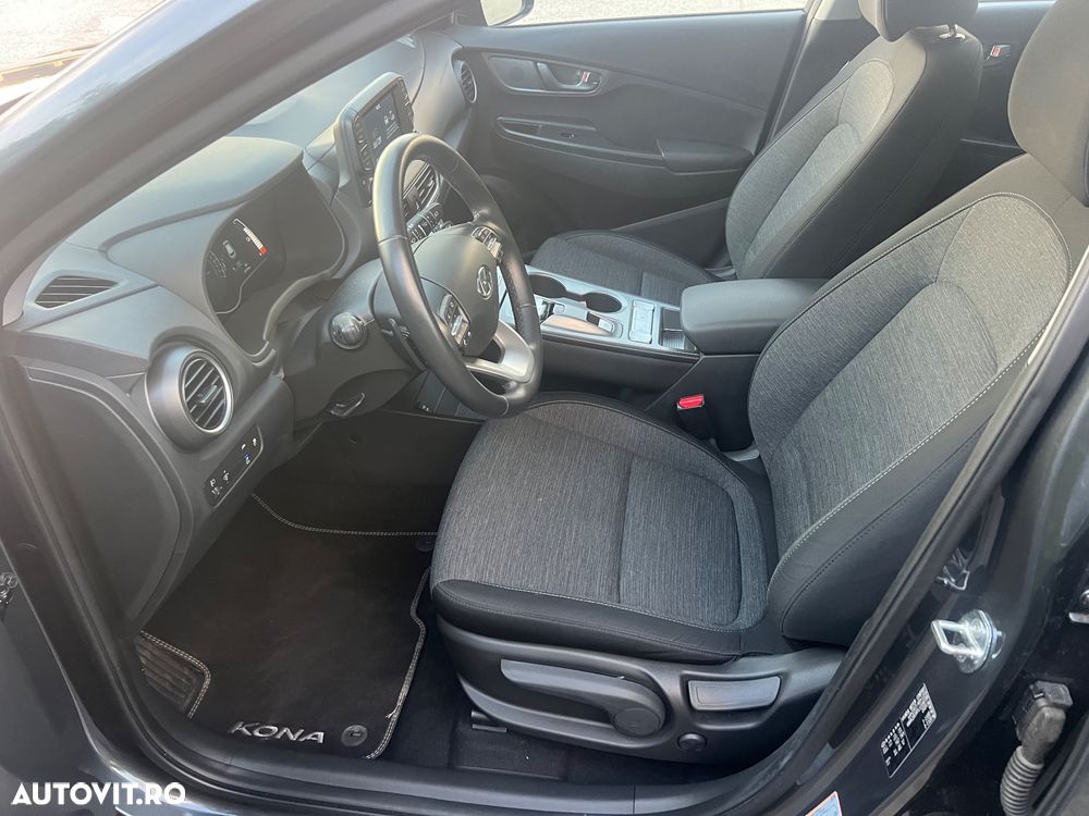 Hyundai KONA Select - 6