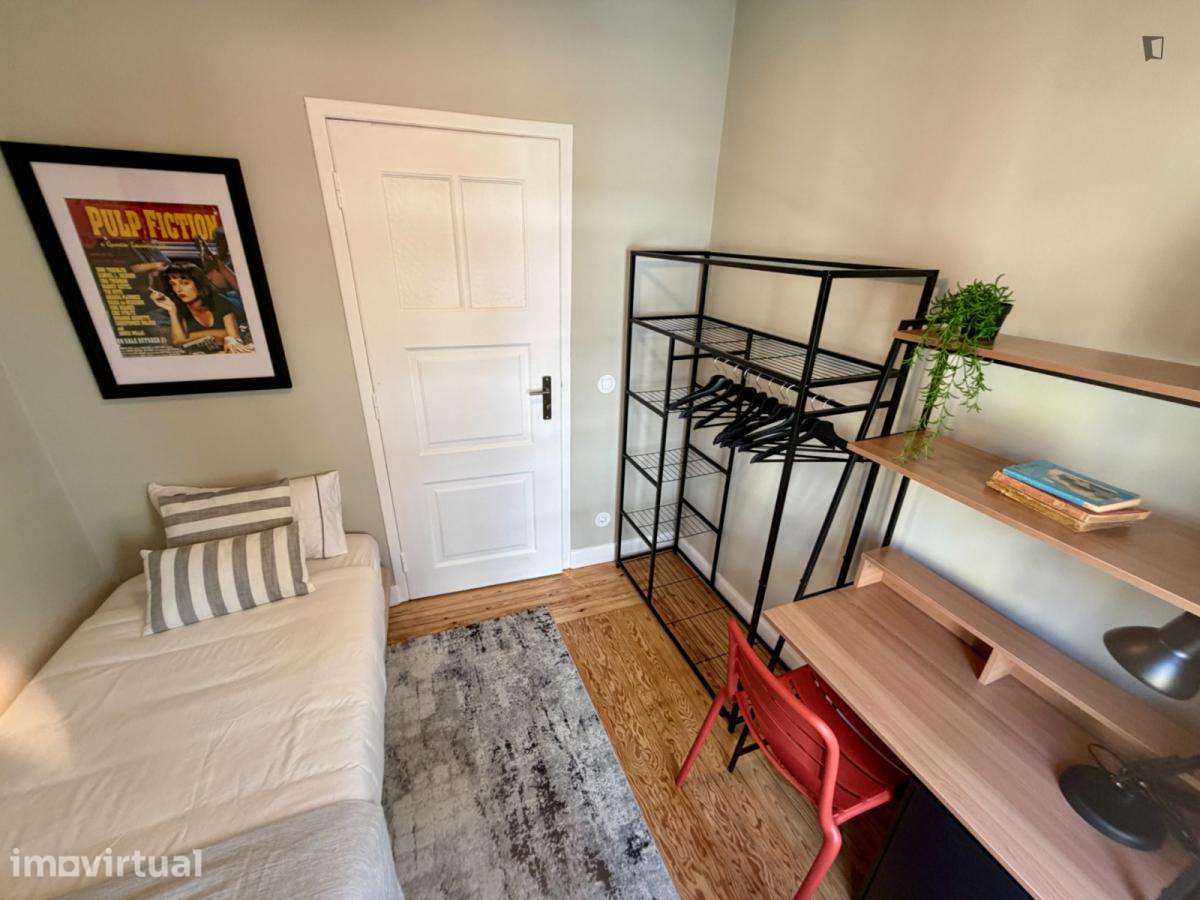 Quarto - localizado em Montes Claros Coimbra - Grande imagem: 3/26