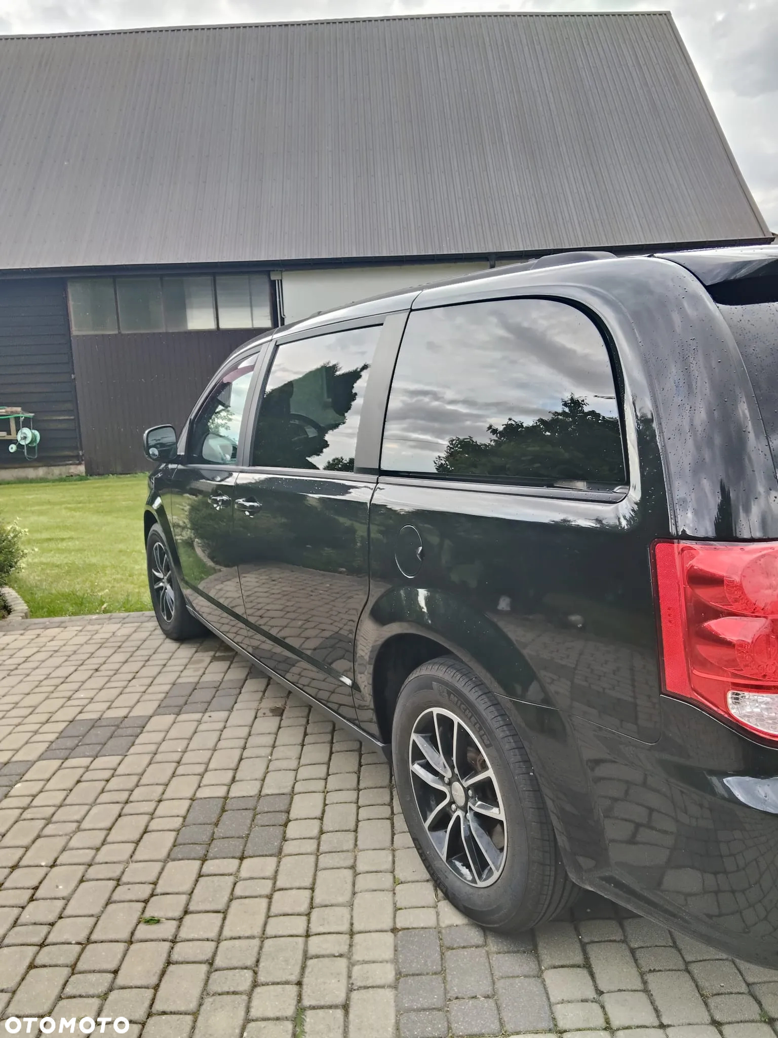 Dodge Grand Caravan - 16