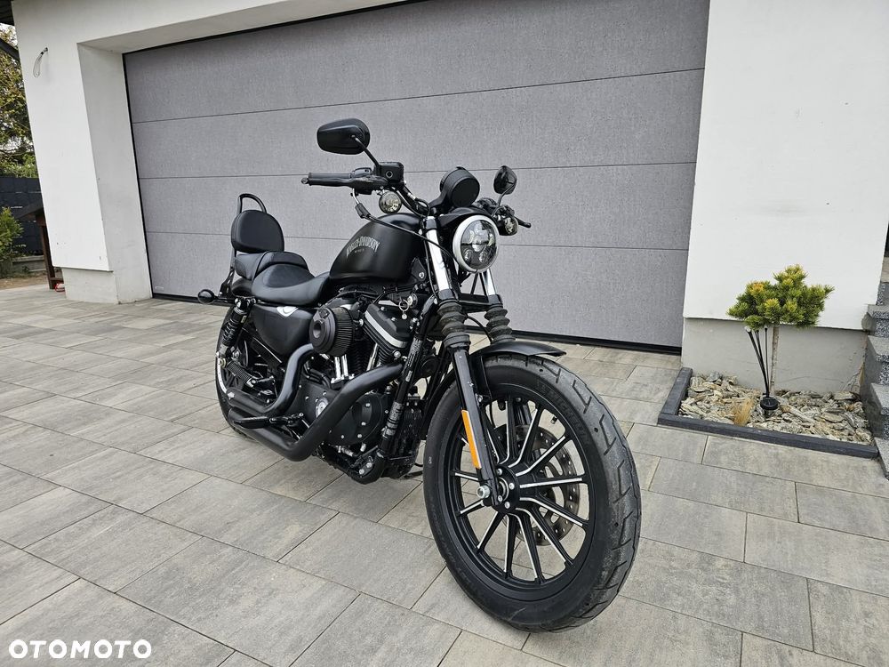 Harley-Davidson Sportster Iron 883 - 2