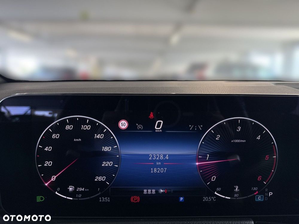 Mercedes-Benz GLB - 13