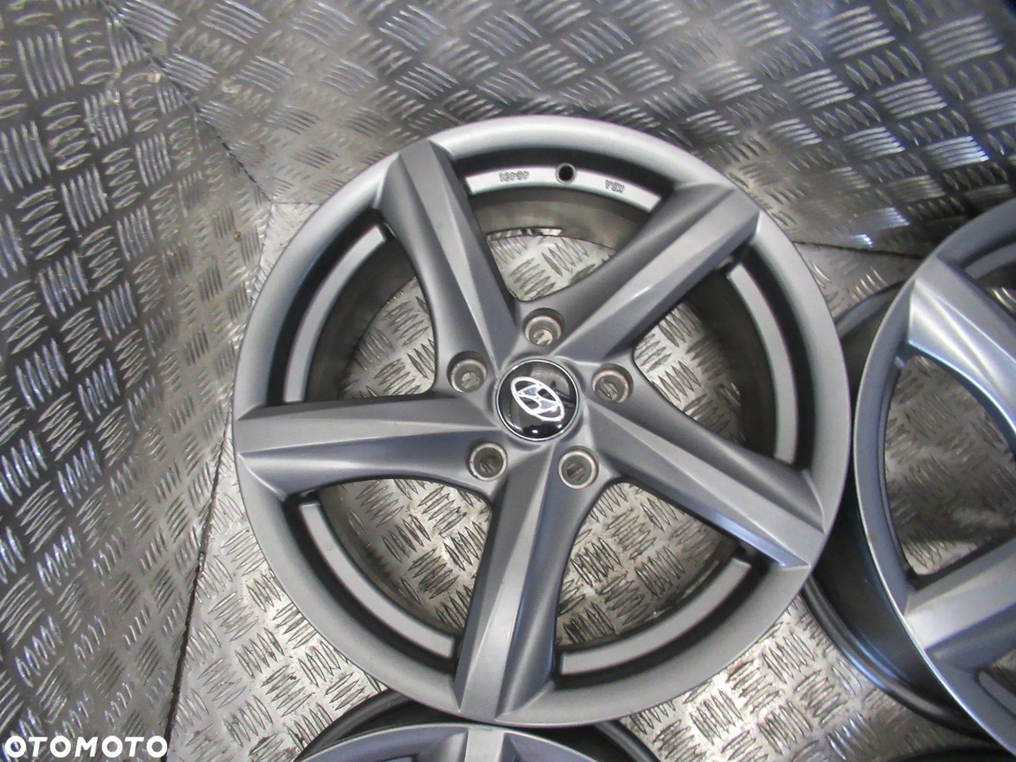 Felgi Hyundai I30, I40, IX20, IX35, Kona, Tucson Mitsubishi 7Jx16 et40 5x114,3 - 4