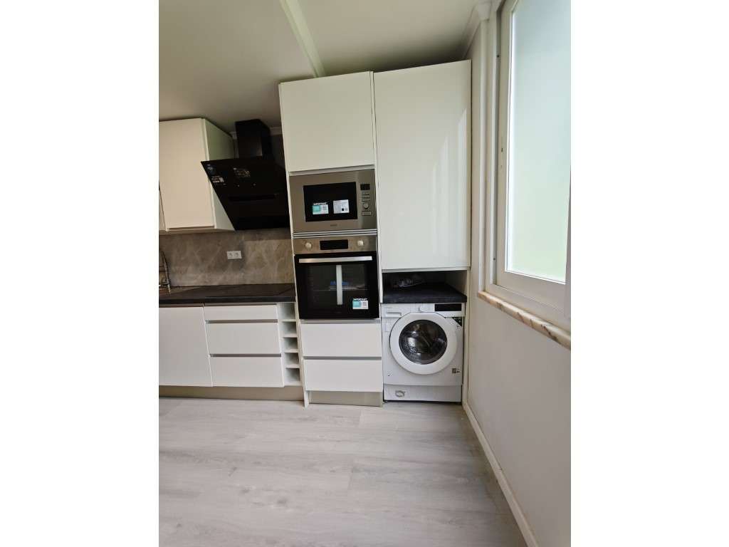 Oportunidade em Benfica! Apartamento T2 Remodelado pronto a habitar... - Grande imagem: 2/13