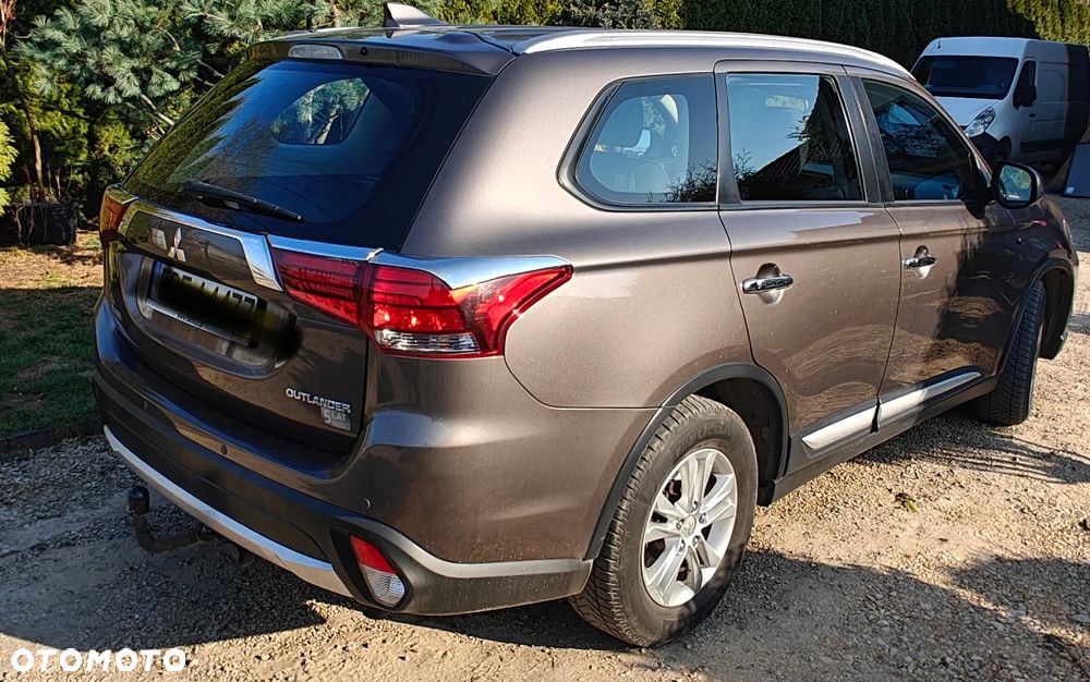 Mitsubishi Outlander - 3