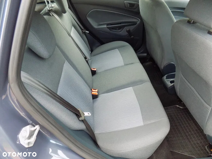 Ford Fiesta 1.25 Titanium - 32