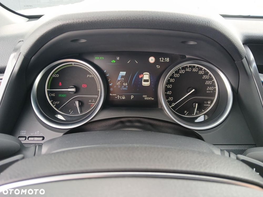 Toyota Camry 2.5 Hybrid Executive CVT - 28