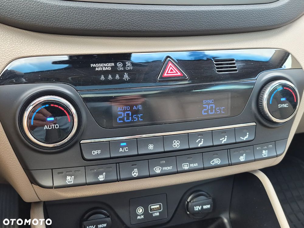 Hyundai Tucson 2.0 CRDI Premium 4WD - 29