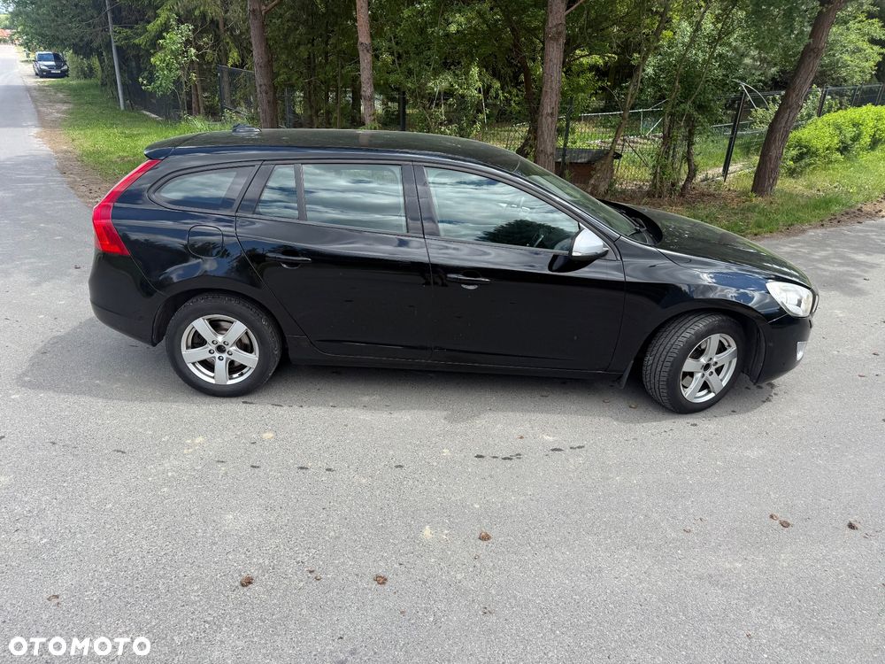 Volvo V60 D5 AWD Momentum - 6