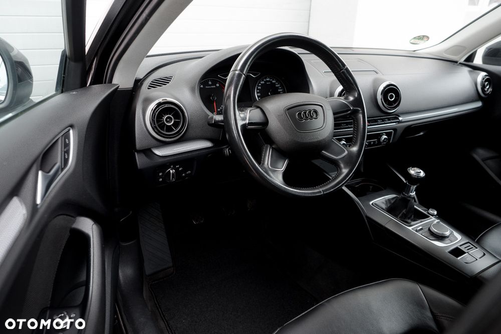 Audi A3 Sportback 1.4 TFSI Ambiente - 11