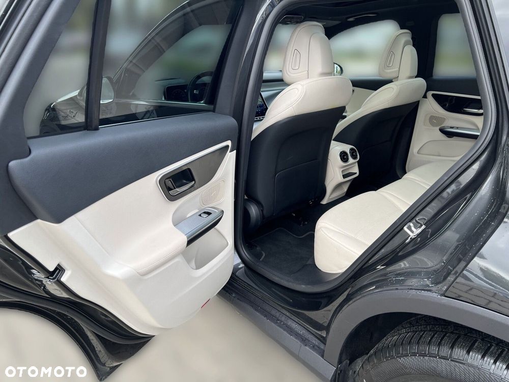 Mercedes-Benz GLC 2025