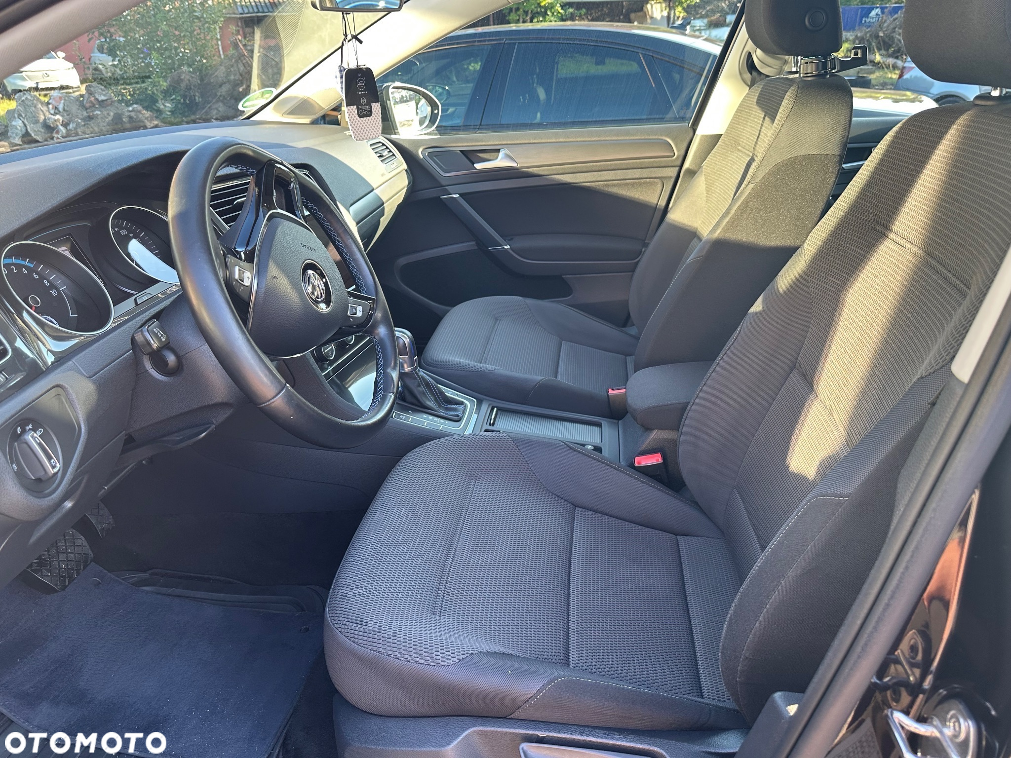 Volkswagen Golf e-Golf - 21