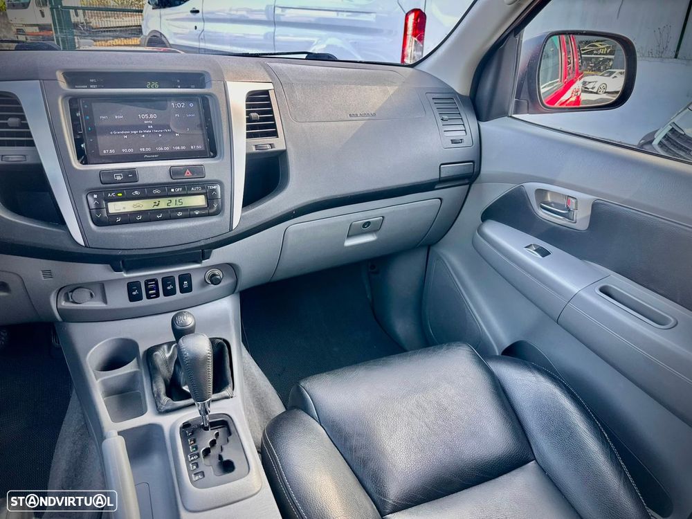Toyota Hilux 3.0 D-4D 4WD CD Tracker CA+EP+Navi - 12