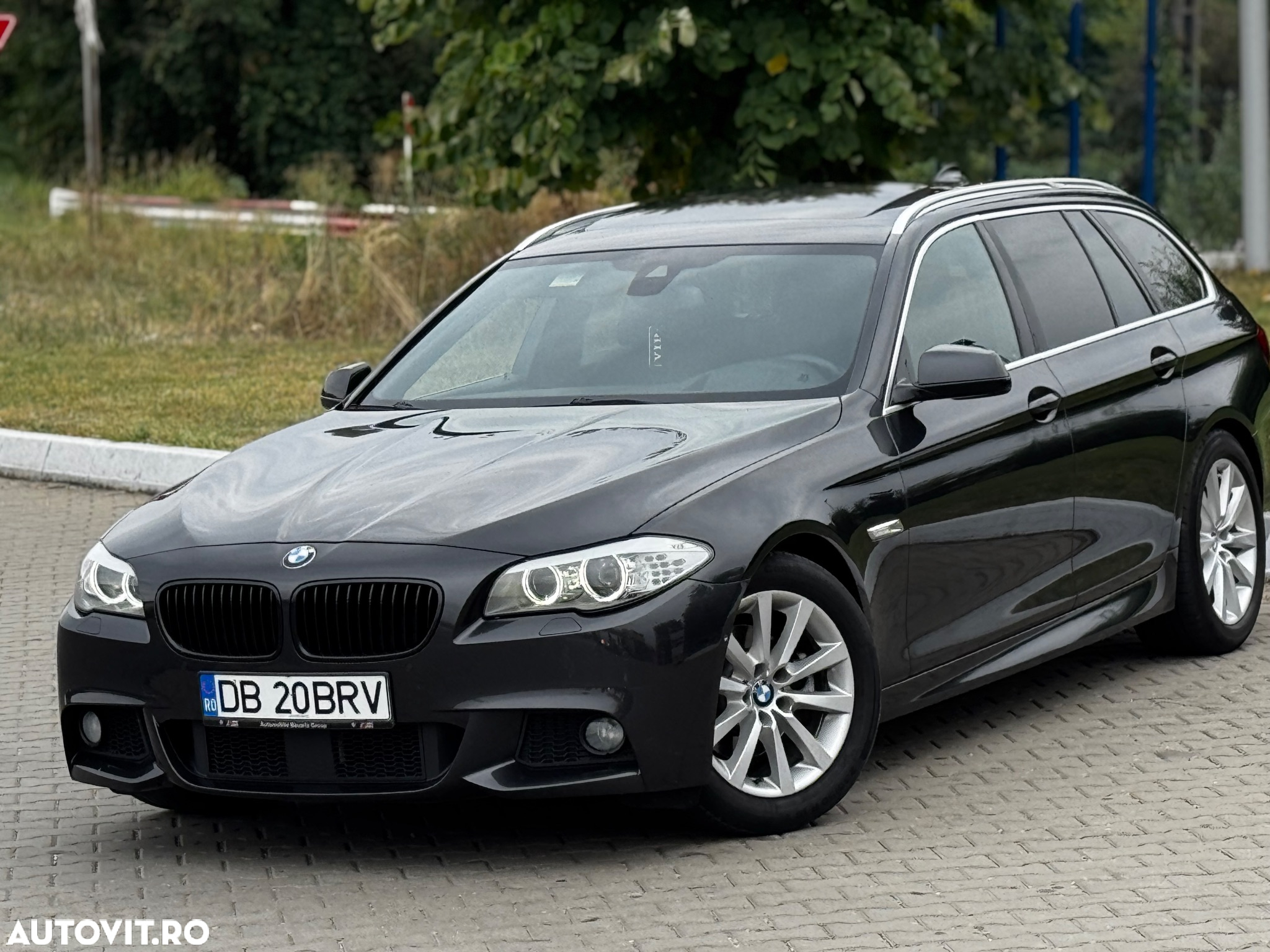 BMW Seria 5 520d xDrive - 2