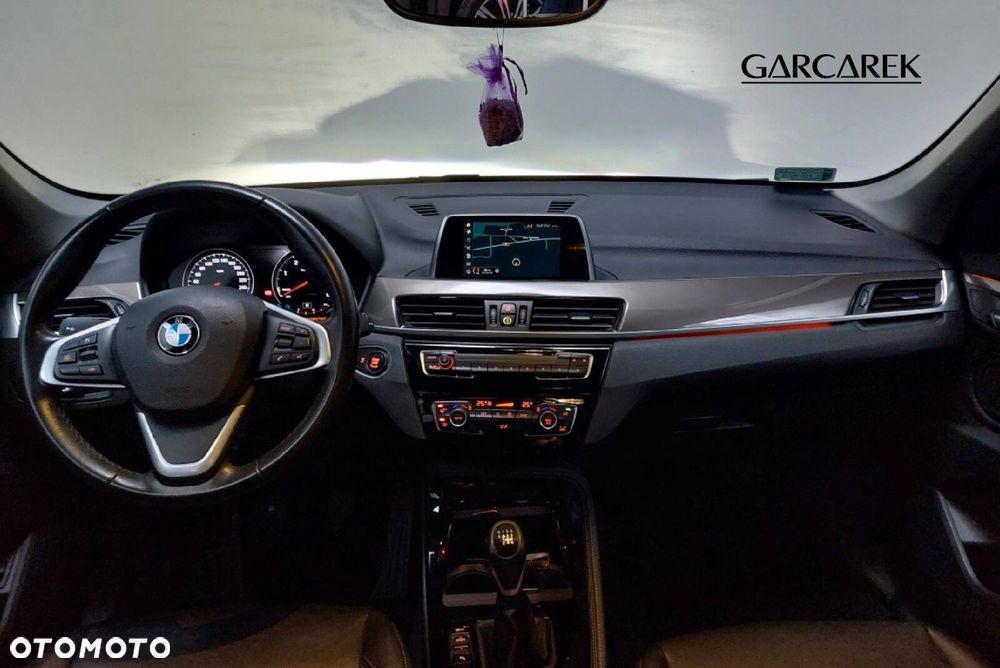 BMW X1 sDrive16d xLine - 10