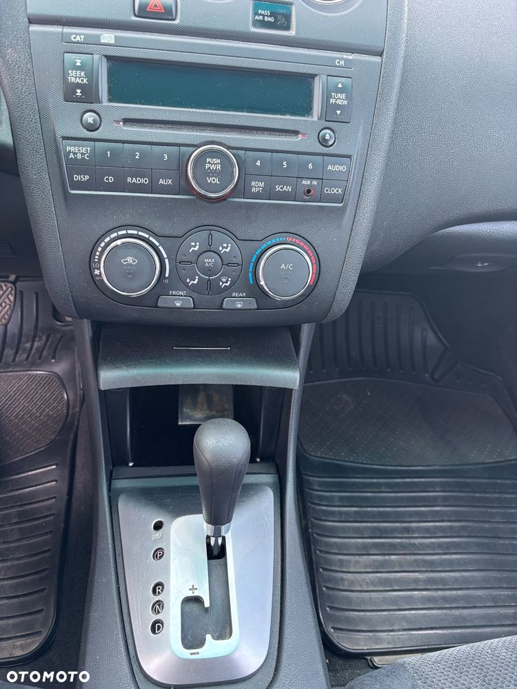 Nissan Altima - 21