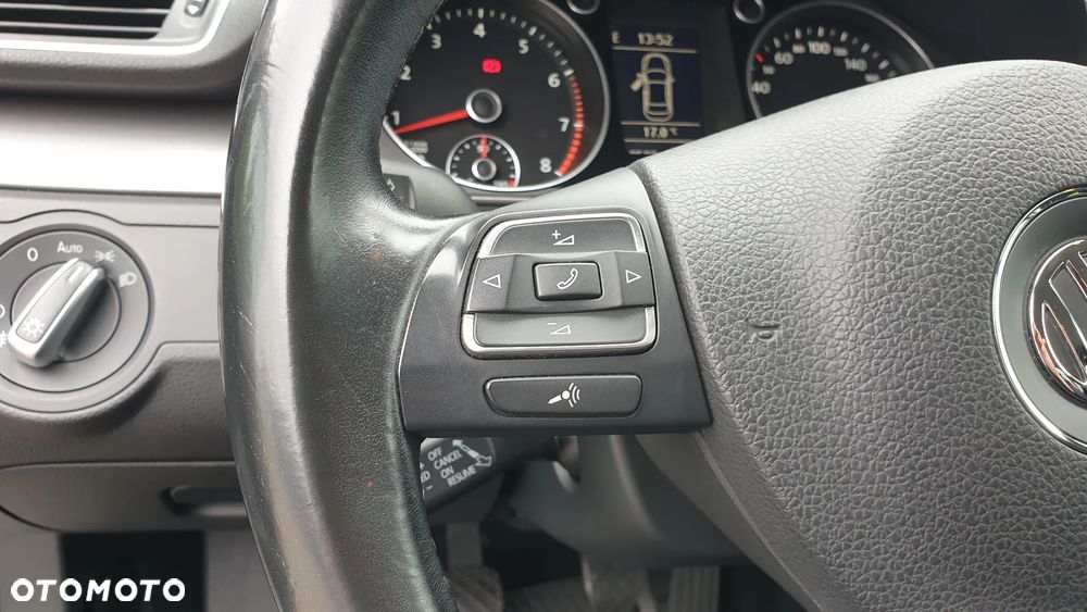 Volkswagen Passat 1.4 TSI BMT Comfortline - 24