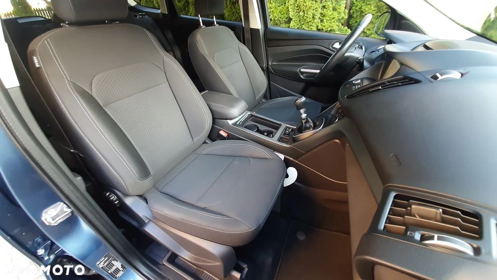 Ford Kuga 1.5 EcoBoost 2x4 Titanium - 30