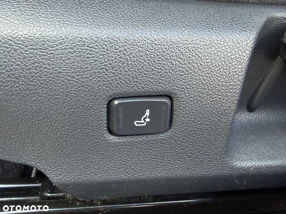 Toyota Corolla 1.8 Hybrid Comfort - 18